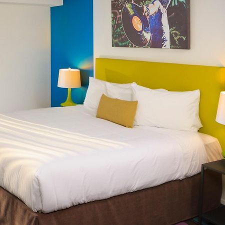 Hotel Zed Kelowna Kültér fotó