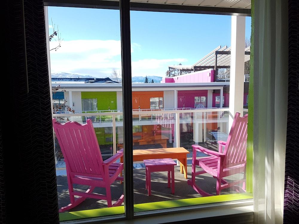 Hotel Zed Kelowna Kültér fotó