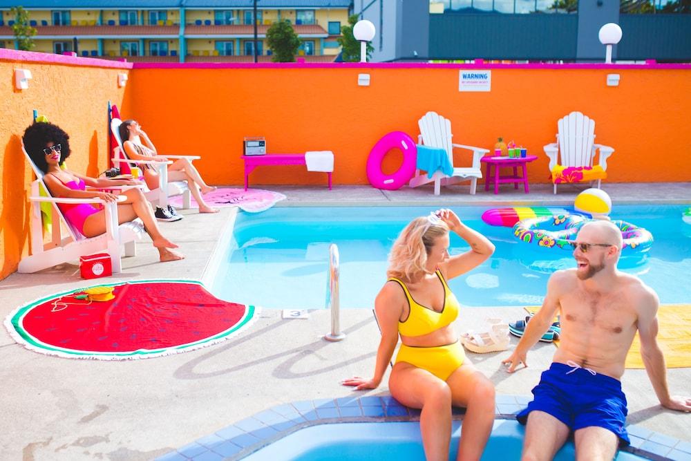 Hotel Zed Kelowna Kültér fotó