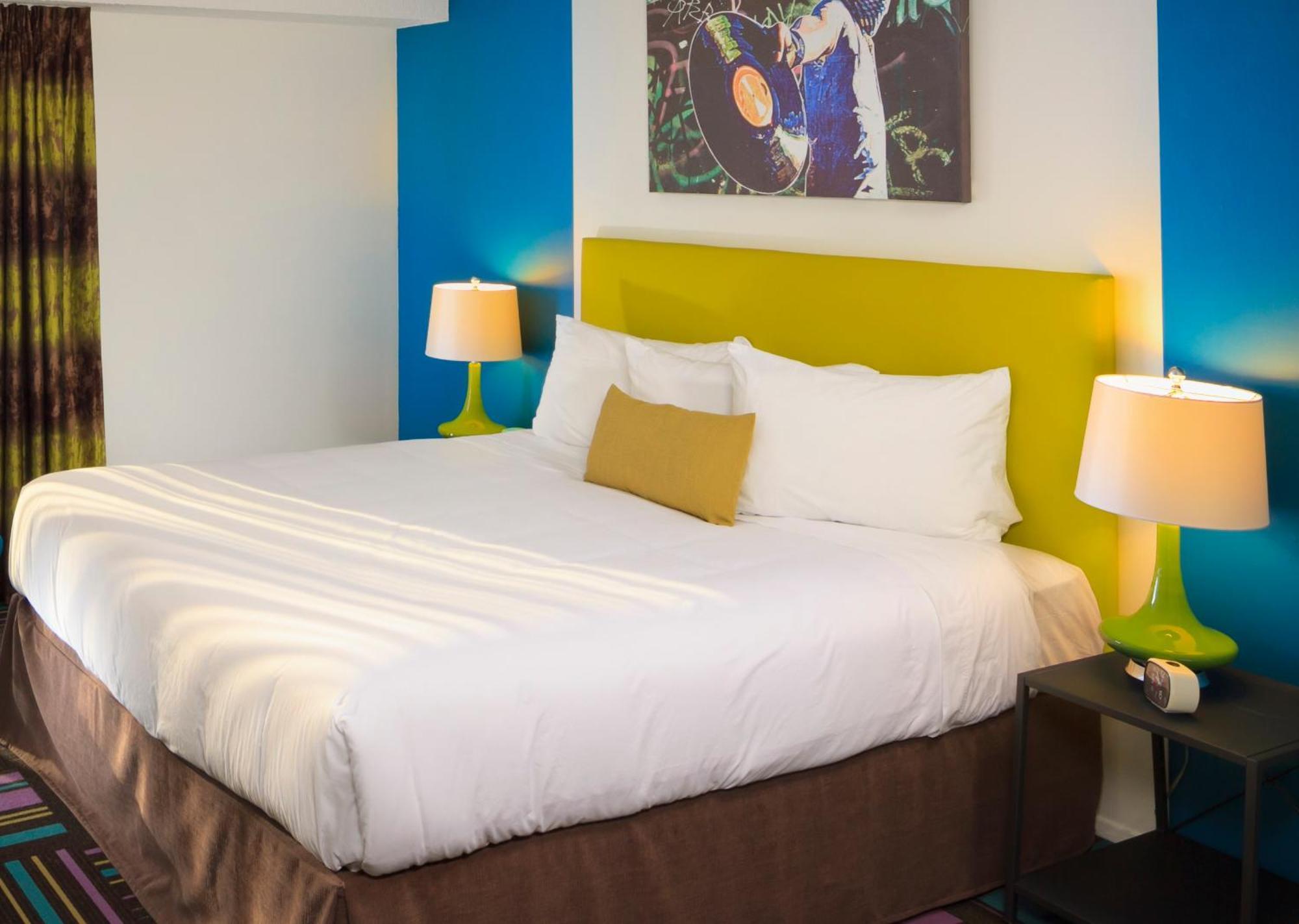 Hotel Zed Kelowna Kültér fotó