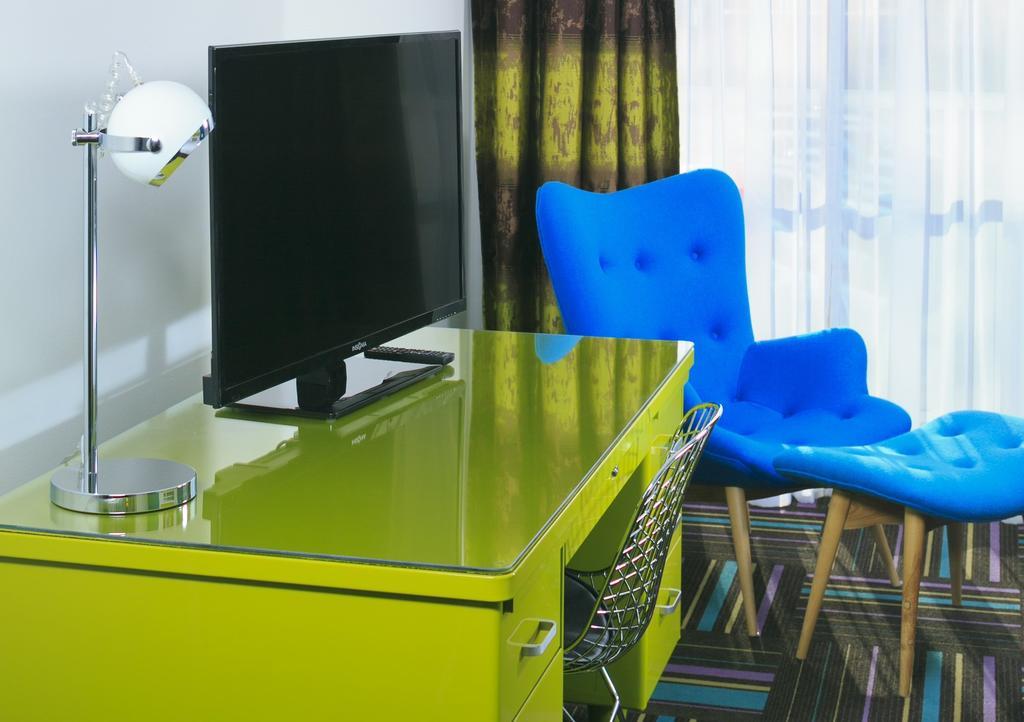 Hotel Zed Kelowna Kültér fotó
