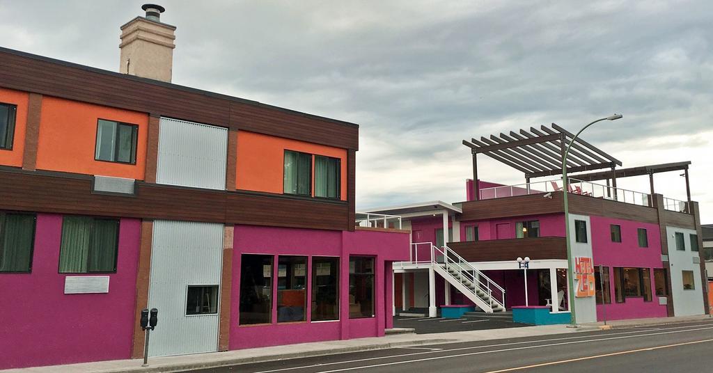 Hotel Zed Kelowna Kültér fotó