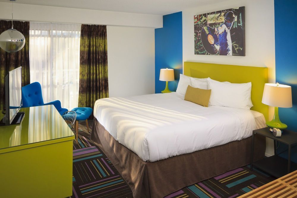 Hotel Zed Kelowna Kültér fotó