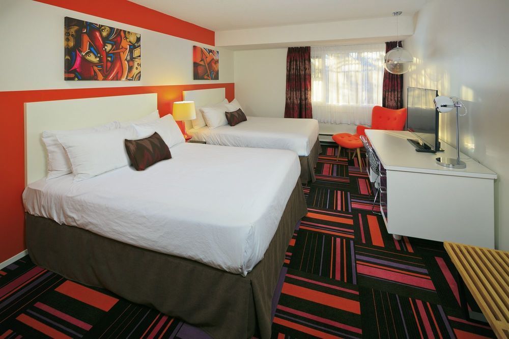 Hotel Zed Kelowna Kültér fotó