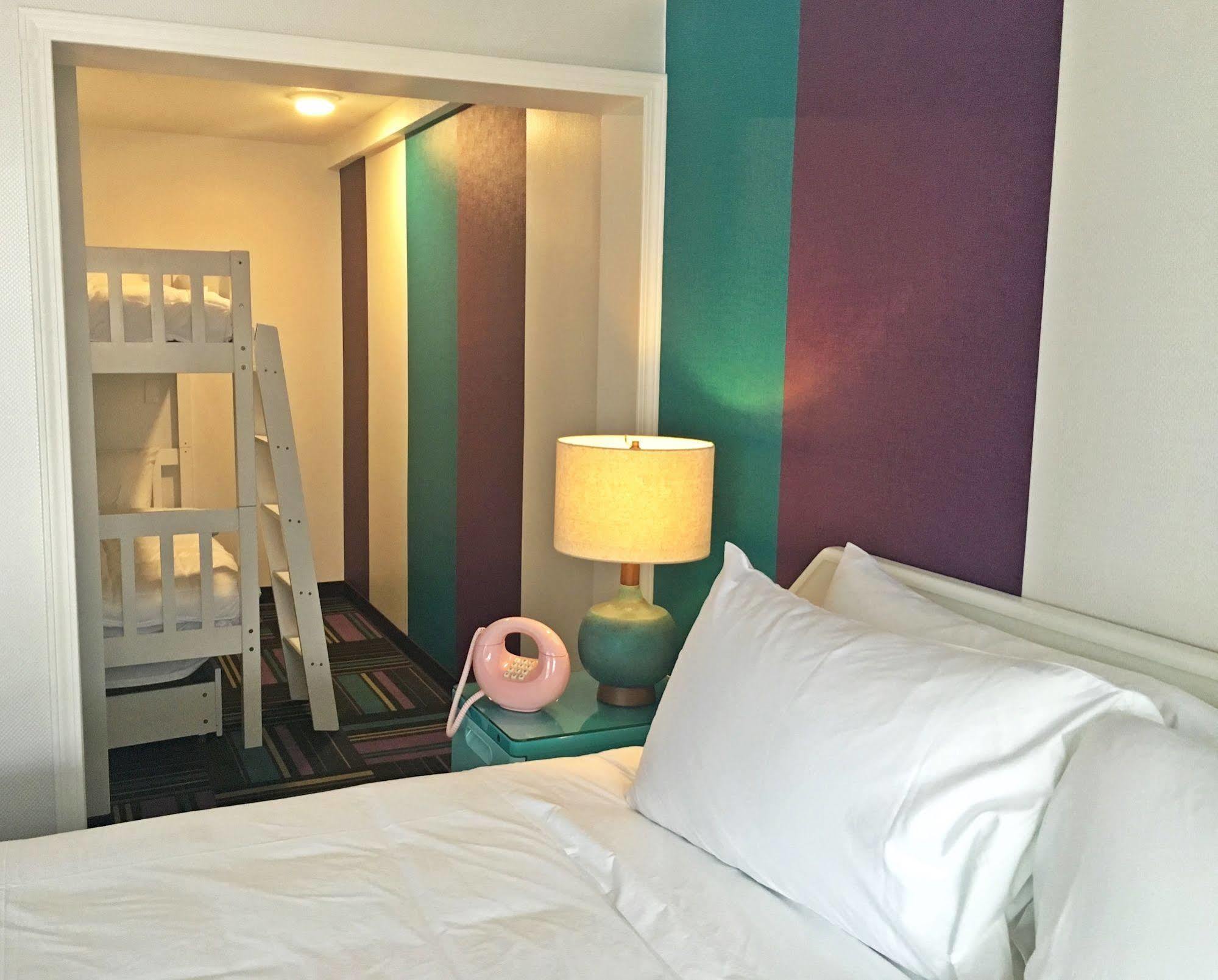 Hotel Zed Kelowna Kültér fotó
