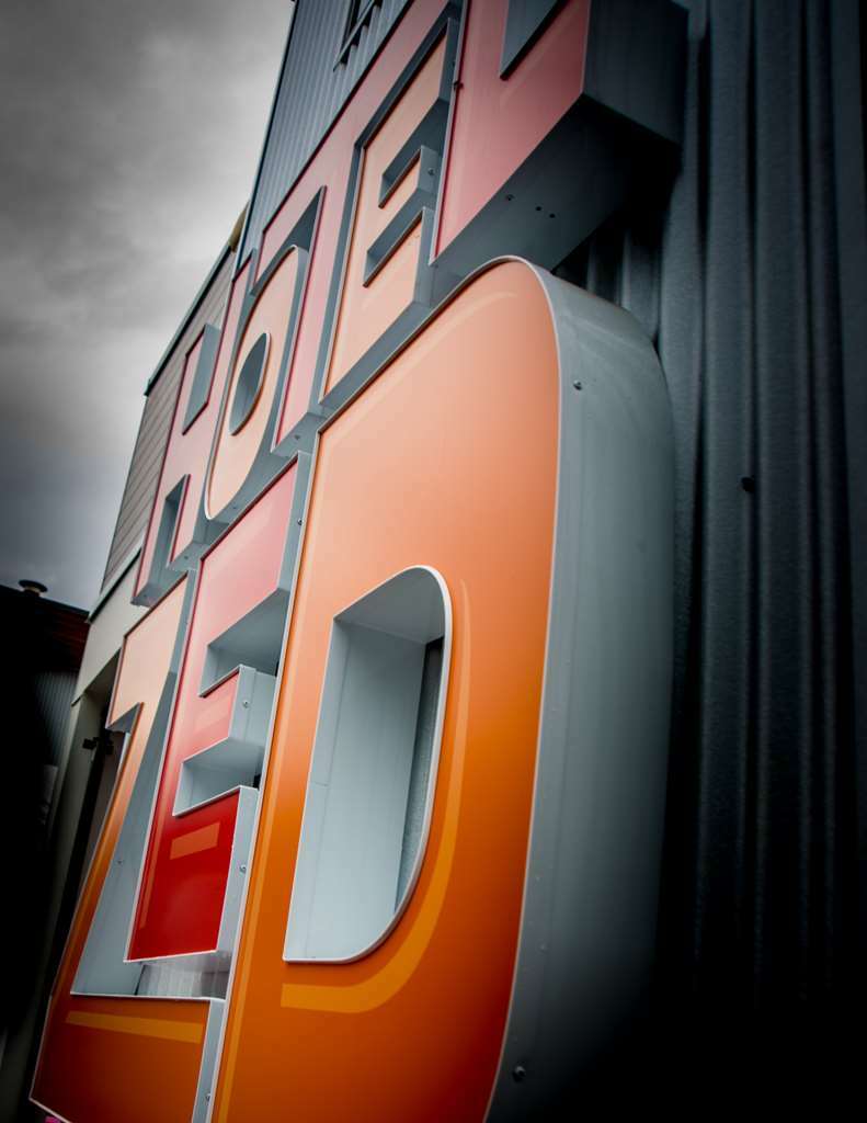 Hotel Zed Kelowna Kültér fotó